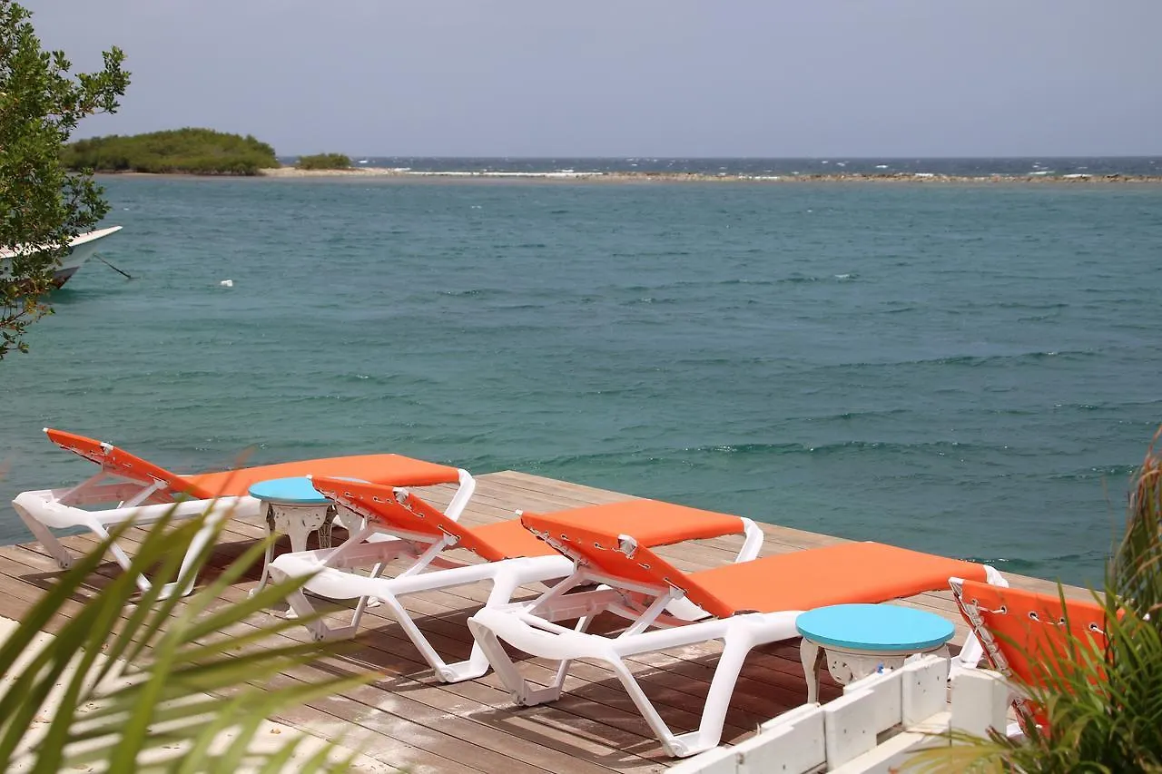 Coral Reef Beach Savaneta Hotel