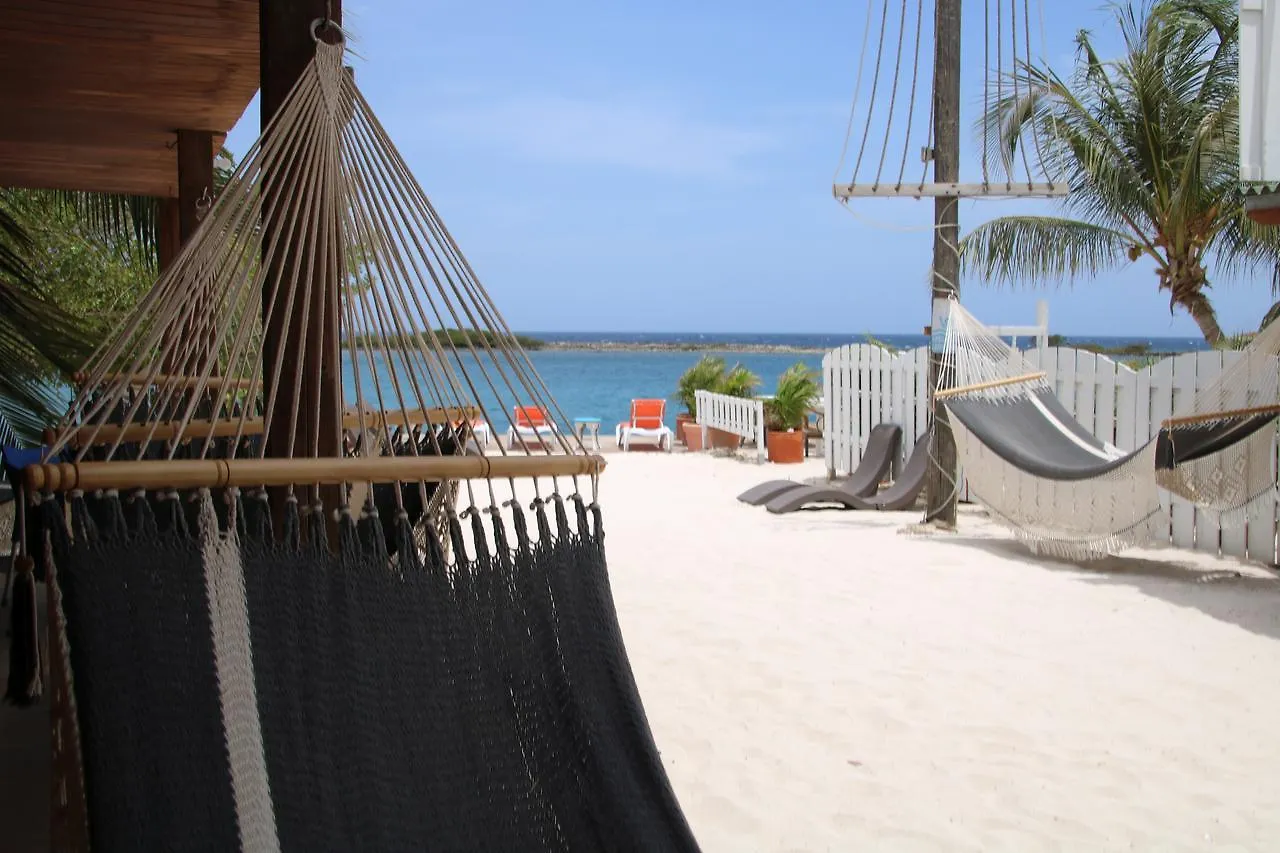 Coral Reef Beach Savaneta