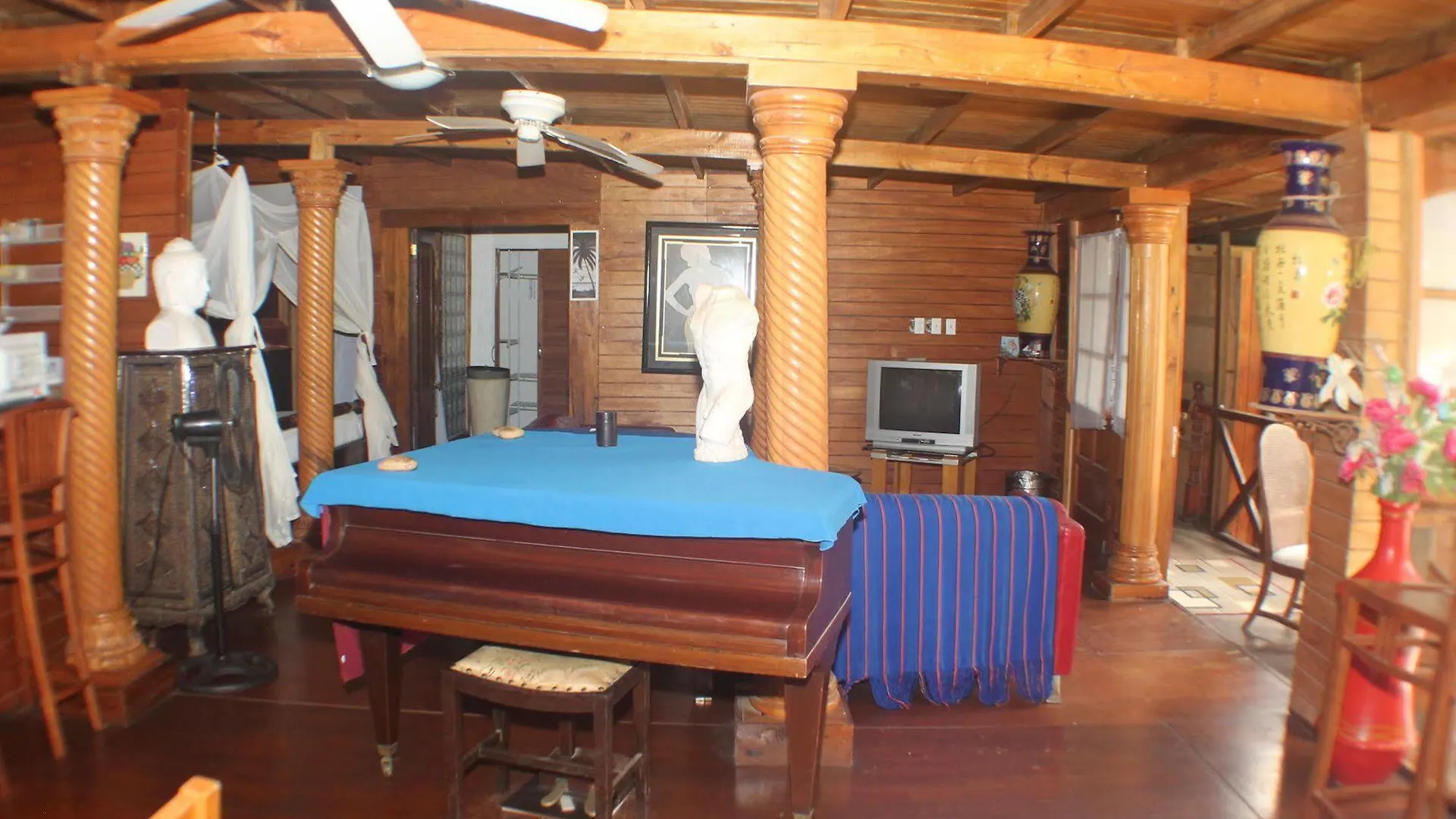Coral Reef Beach Savaneta Hotel