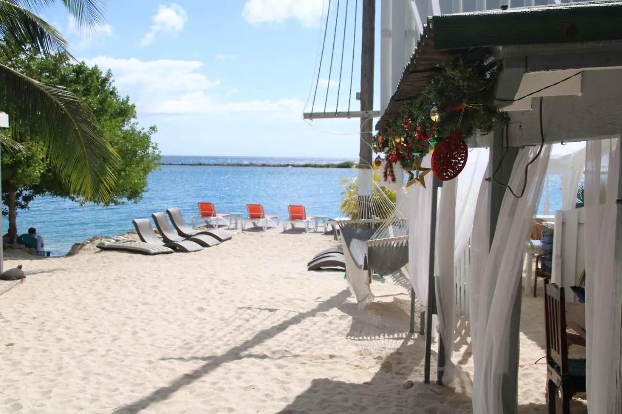 Coral Reef Beach Savaneta