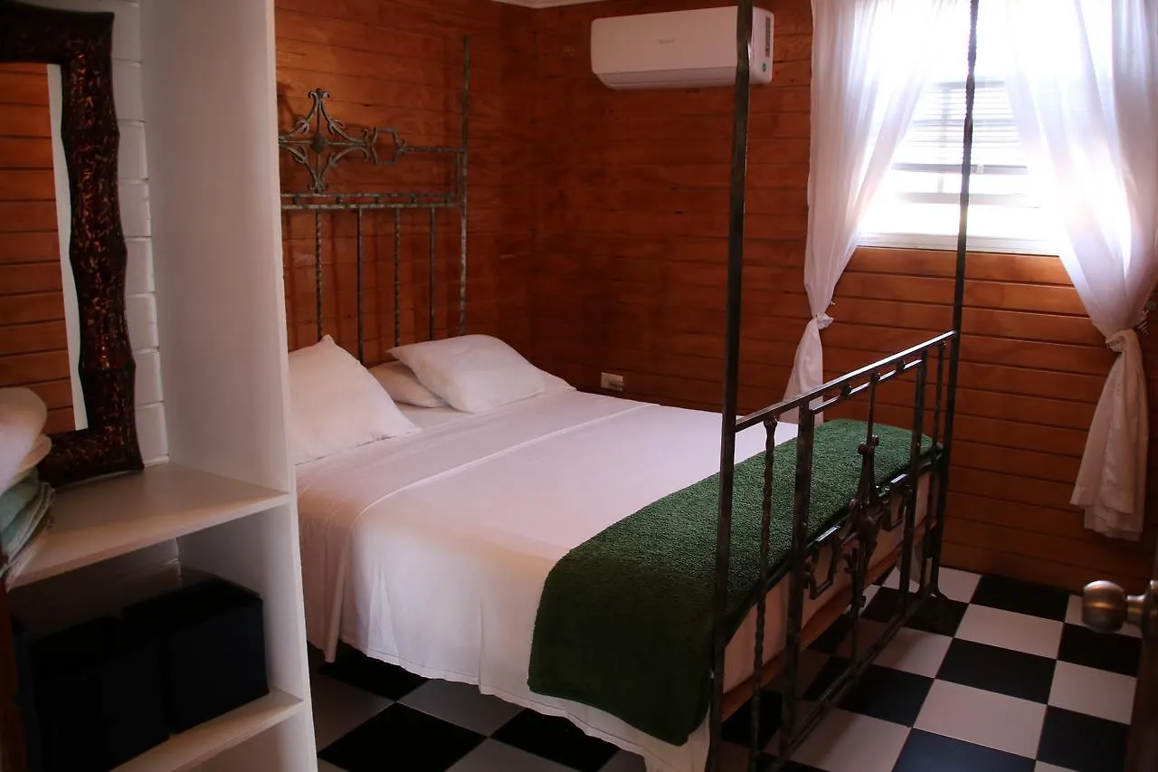 Coral Reef Beach Savaneta Hotel